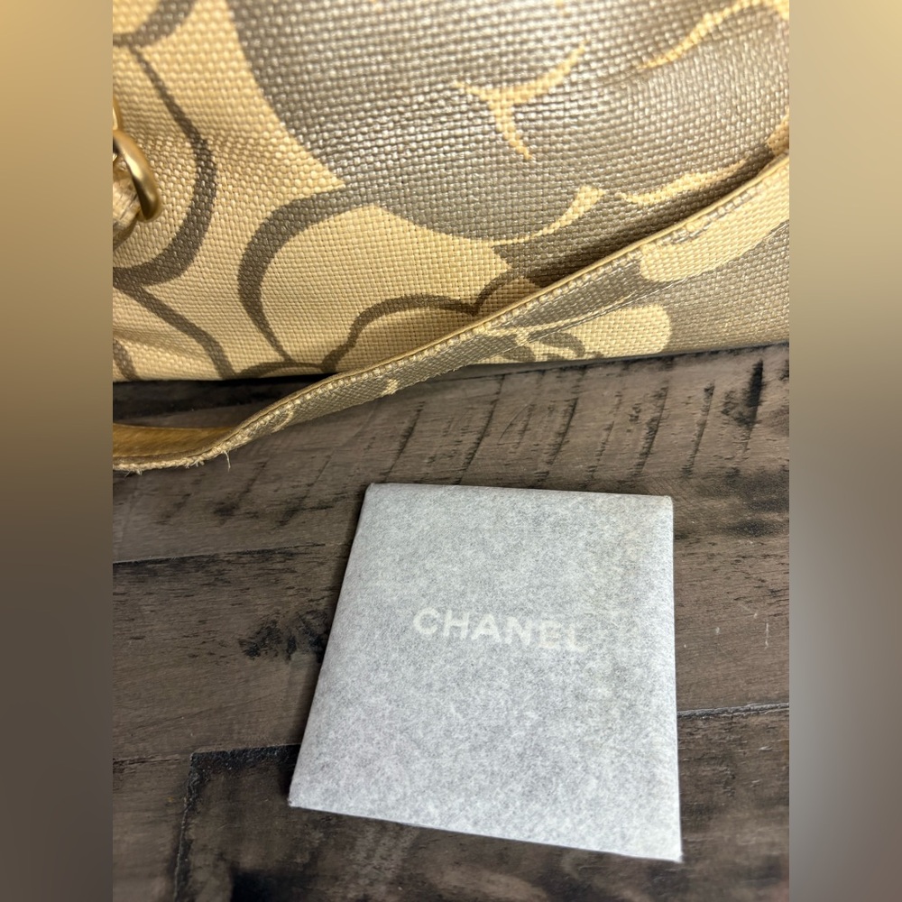 CHANEL Camellia Raffia CC Logo Chain Tote - Picture 5 of 16